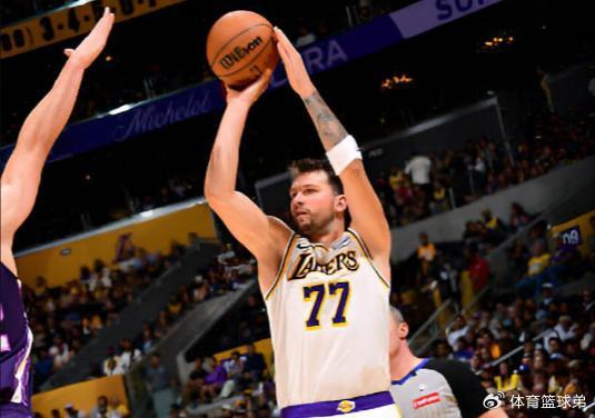 狂胜28分，又24分大胜！NBA最神奇队伍诞生，老詹要冲击第5冠|湖人|勒布朗·詹姆斯|俄克拉荷马雷霆队|勒布朗-詹姆斯|尼古拉-约基奇_新浪体育_新浪新闻