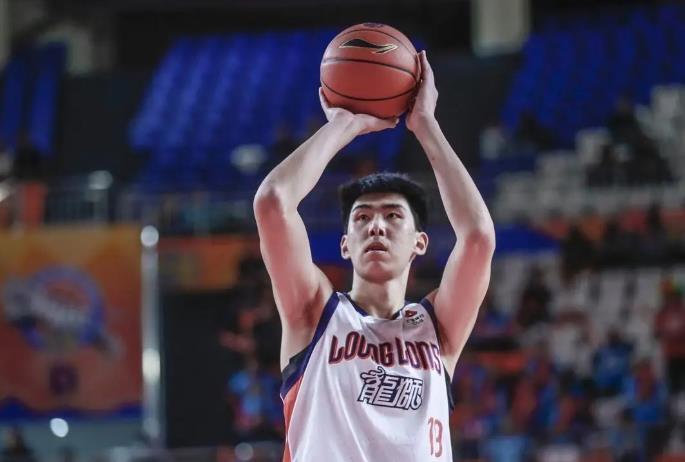 新球体育-男篮备战热身赛,郭士强短训营19选12,徐昕或国家队首发