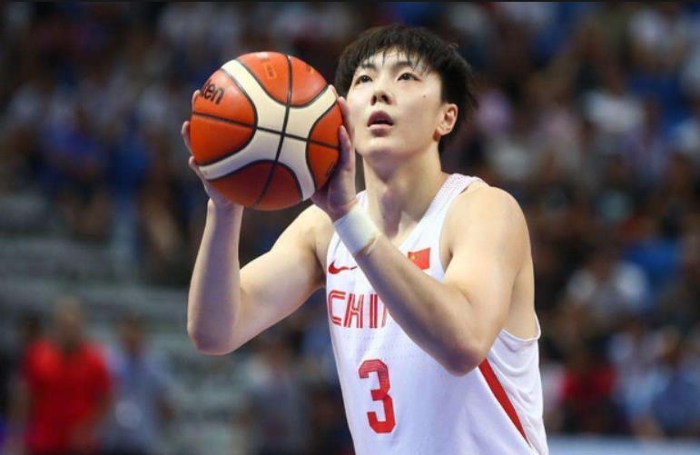 新球体育-男篮备战热身赛,郭士强短训营19选12,徐昕或国家队首发