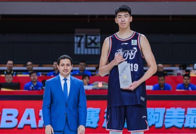 新球体育-男篮备战热身赛,郭士强短训营19选12,徐昕或国家队首发